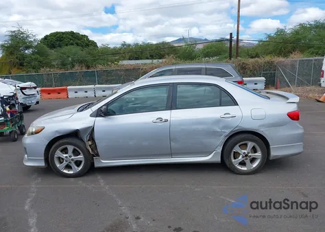 2011 Toyota Corolla S z USA, uszkodzony, nr VIN 2T1BU4EE9BC662709